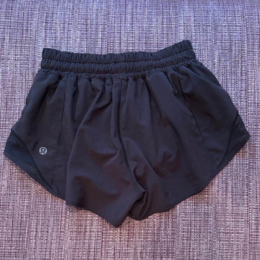 Black Lululemon Hotty Hot LR 2.5" Lined BLK Athletic Shorts - Size 2 - Picture 2 of 4
